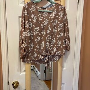 West Kei Brown Floral Tie-Front V-Neck Blouse - Small